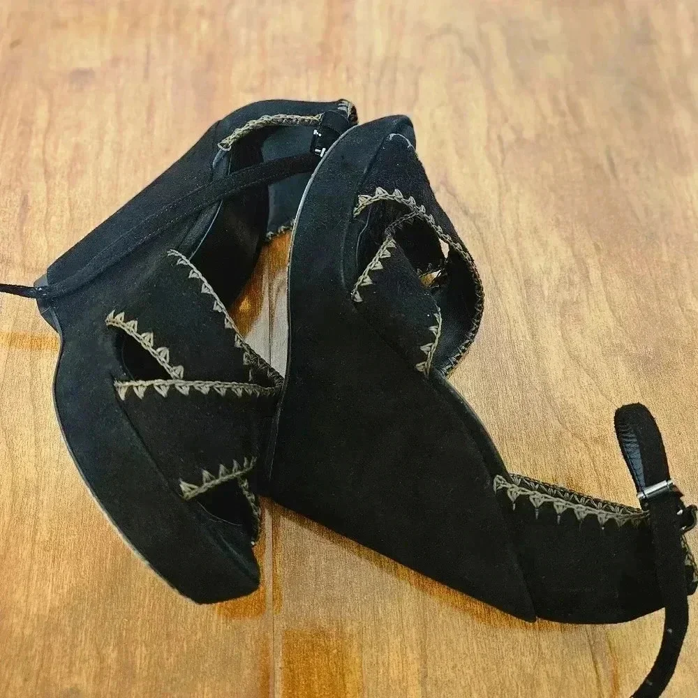 L'agence Suede Wedges